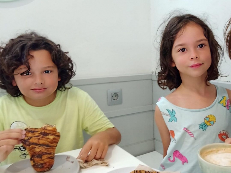 Joves artistes de Castelldefels brillen al primer concurs de dibuix infantil organitzat per l'Associació de Veïns de la Pineda (3)