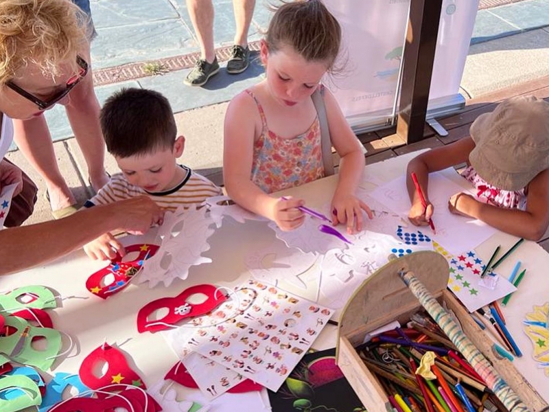Joves artistes de Castelldefels brillen al primer concurs de dibuix infantil organitzat per l'Associació de Veïns de la Pineda (4)
