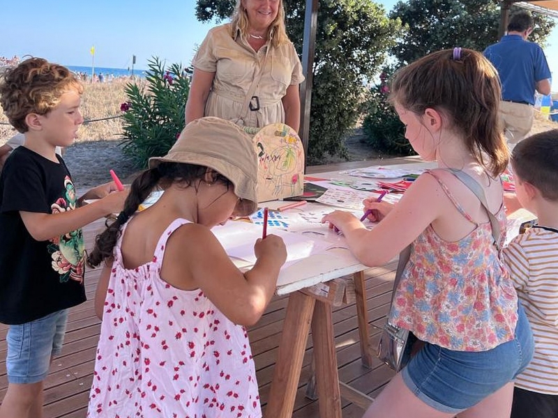 Joves artistes de Castelldefels brillen al primer concurs de dibuix infantil organitzat per l'Associació de Veïns de la Pineda (6)